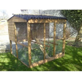 Raised poultry house and adjoining walk-in run